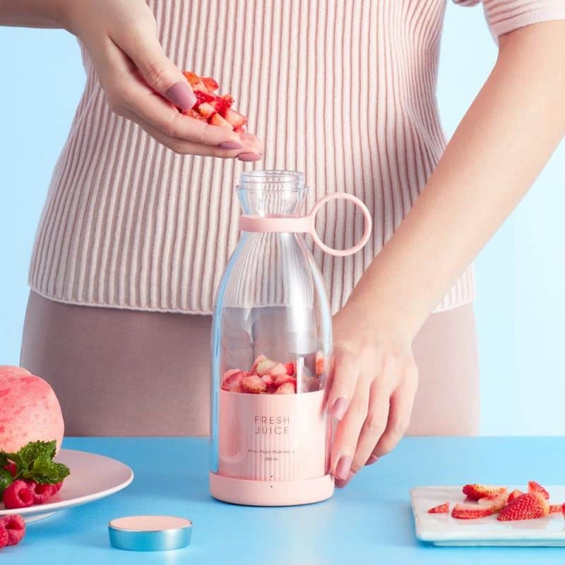 Fresh Juice Anywhere – Portable USB Blender Bottle